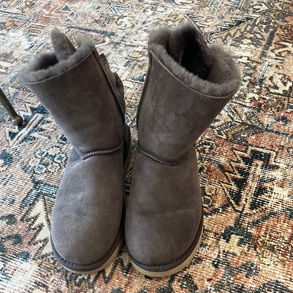 Uggs size 9 purple muave